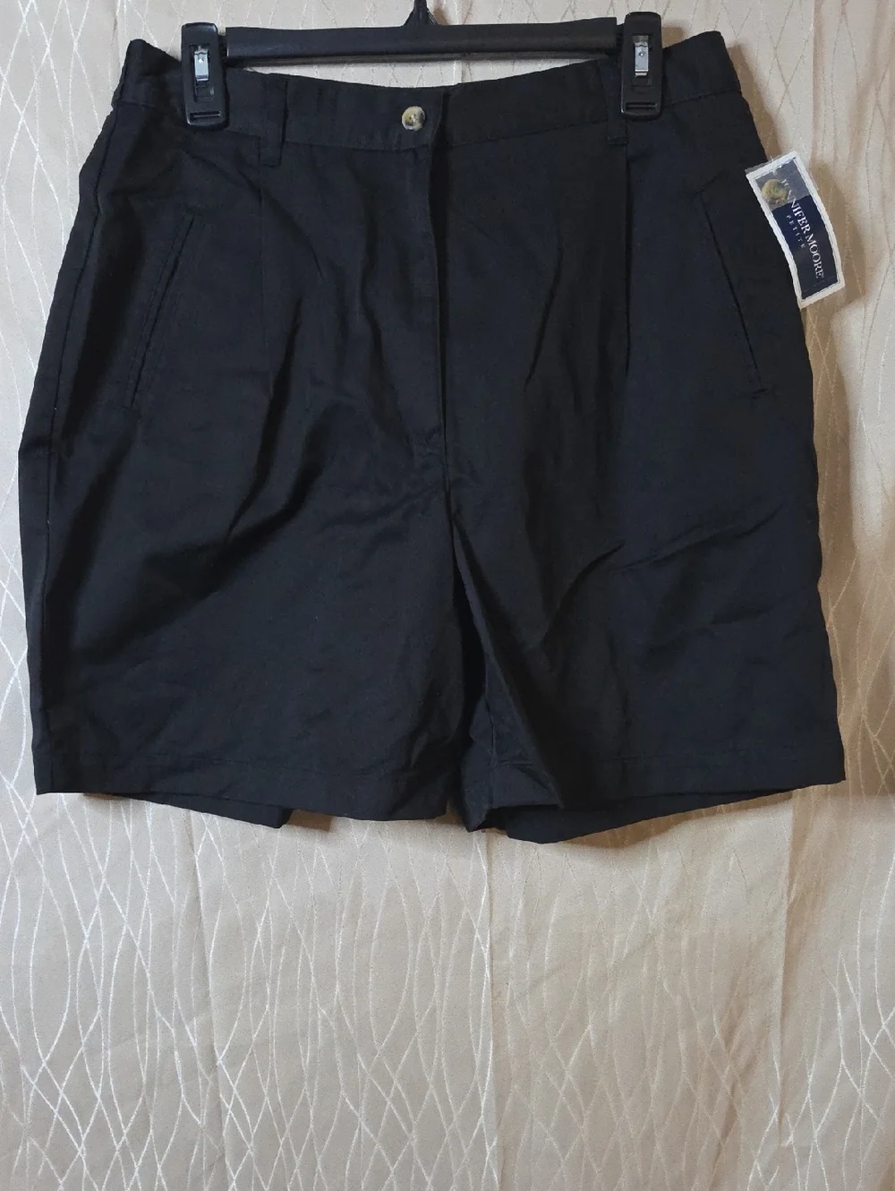 Jennifer Moore Black Women's Flat-Front Shorts‎